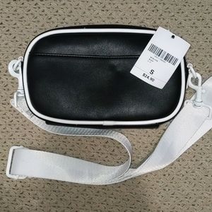 Forever 21 black and white faux leather purse
